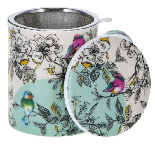 Tassé à thé avec filtre et petits oiseaux bleus